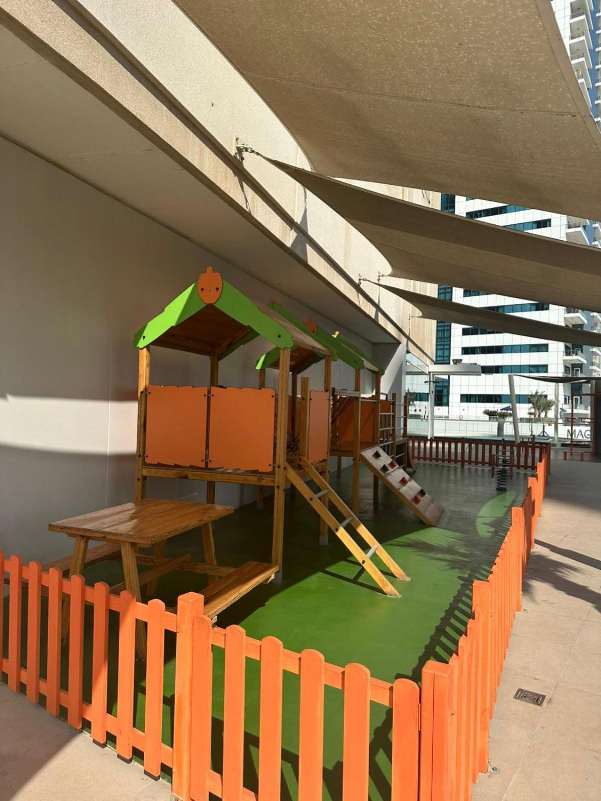 Apartment Spacious 1 Bhk In Marina Heights *